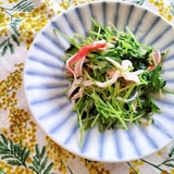 豆苗とカニカマの鶏がら風味♪